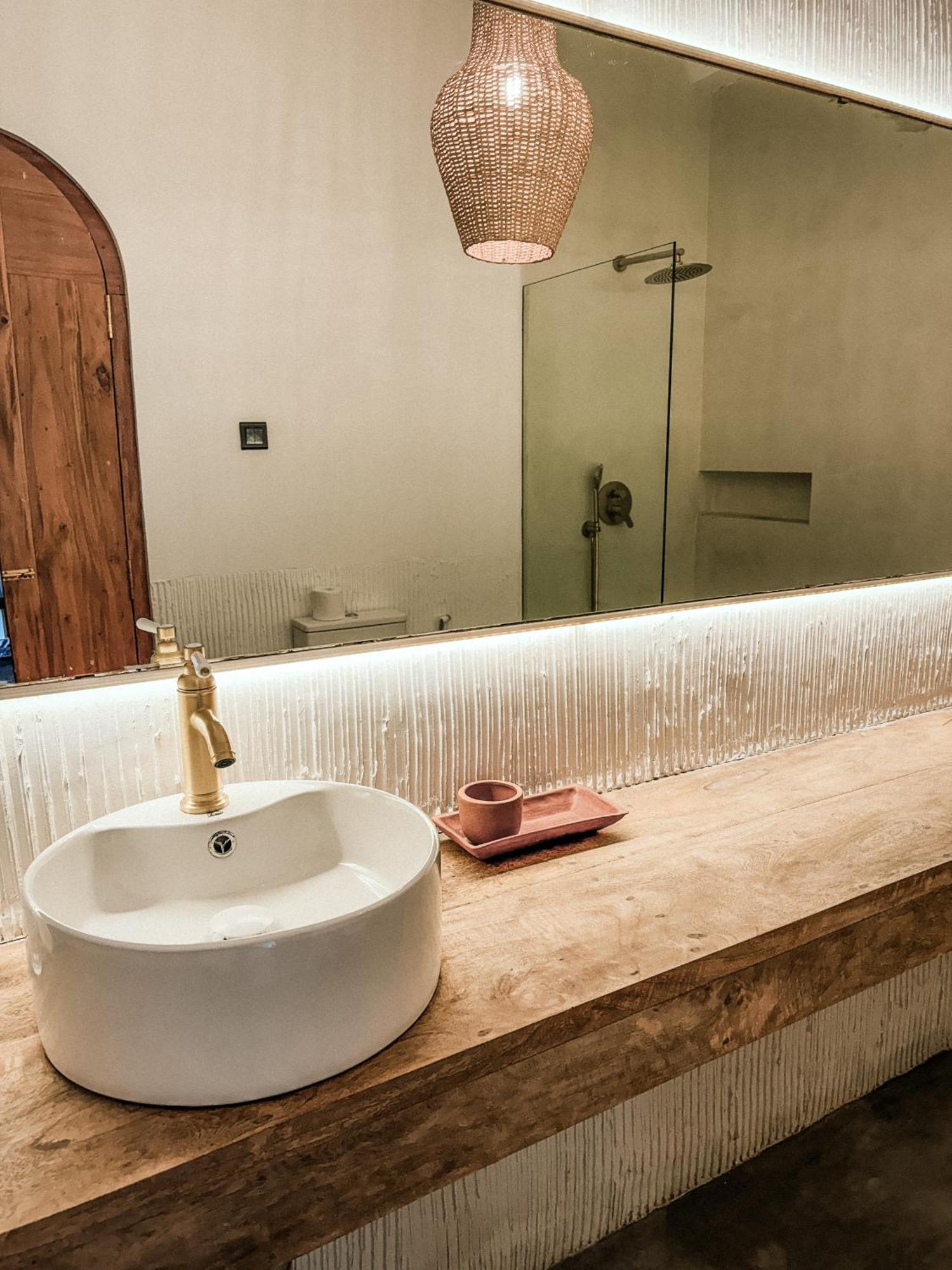 Amma Boutique Hotel Ahangama Bagian luar foto